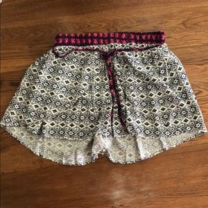 Women’s shorts print large